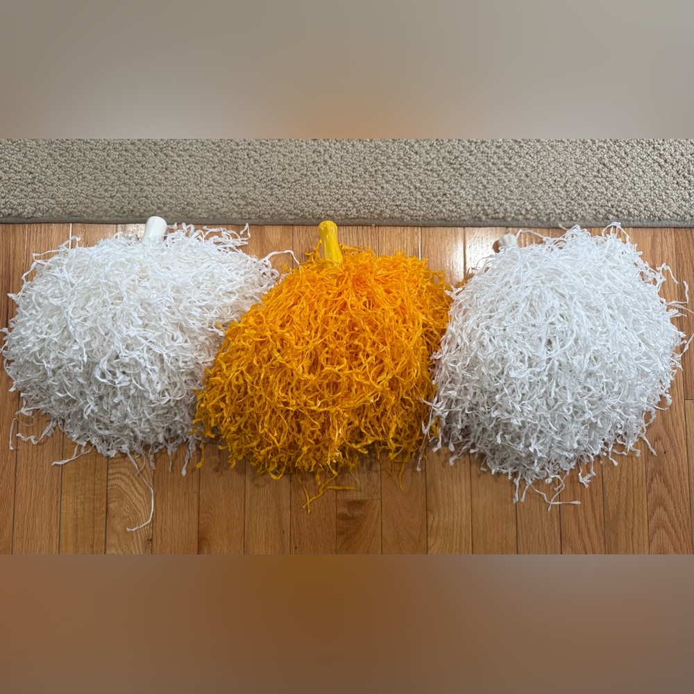 2?White and 1 gold Kids Costume Pom-Poms